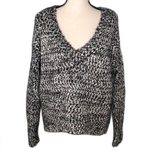 Yes Lola Black&White Oversized V-Neck Sweater New Condition Medium (255)